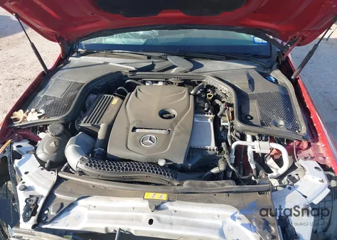 2018 Mercedes-Benz C 300 из США, поврежденный, VIN 55SWF4JB7JU248070